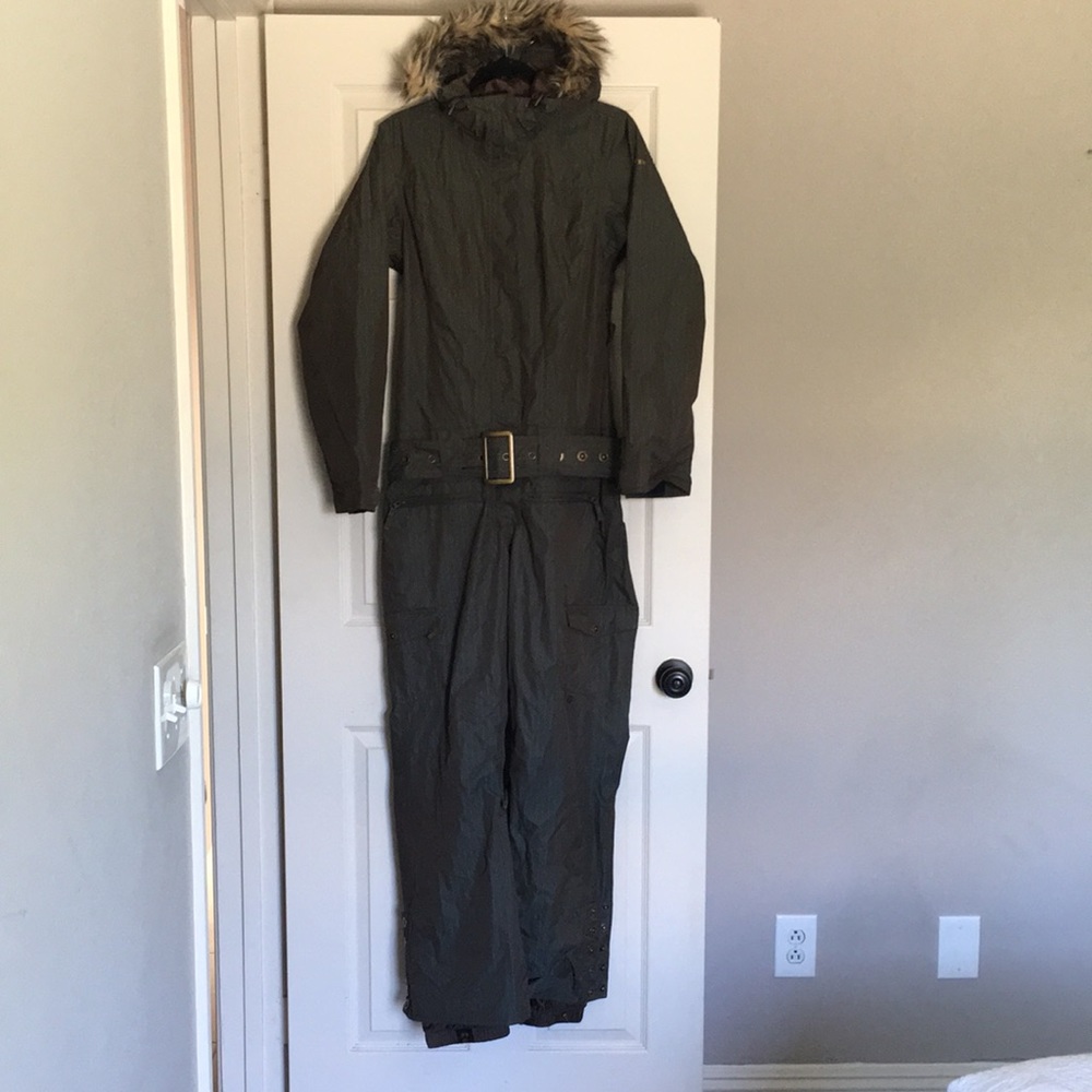 Roxy Snow coveralls. Taupe/turquoise pinstripes. Onesie. Hood/faux fur. Size S.